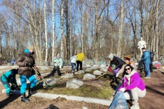 На мемориале в Мартышкино провели акцию «Трудовой десант»