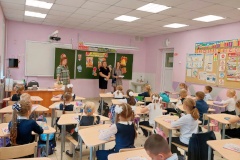 Уроки безопасности для школьников Петербурга провели железнодорожники Октябрьской магистрали в рамках акции «Уступи дорогу поездам!»