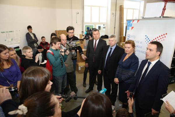 Пресс-тур по теме импортозамещение на производстве компьютеров, серверов, моноблоков российской торговой марки