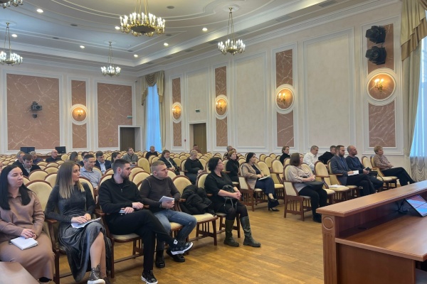 В администрации прошло заседание районного штаба по благоустройству, где обсудили подготовку к зиме