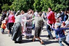 Большой уличный праздник для детей прошёл в Саду имени 9 января