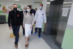 Губернатор Александр Беглов посетил детскую поликлинику № 44 на Мытнинской улице, в которой проводится капитальный ремонт