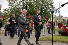 День муниципалитета МО Гражданка начался с акции у мемориала летчикам Балтики