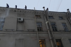 Тротуары замело, все вокруг белым-бело. Как наши коммунальщики справляются с непогодой