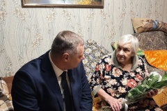 С 90-летним юбилеем поздравляем Людмилу Степановну Невскую!