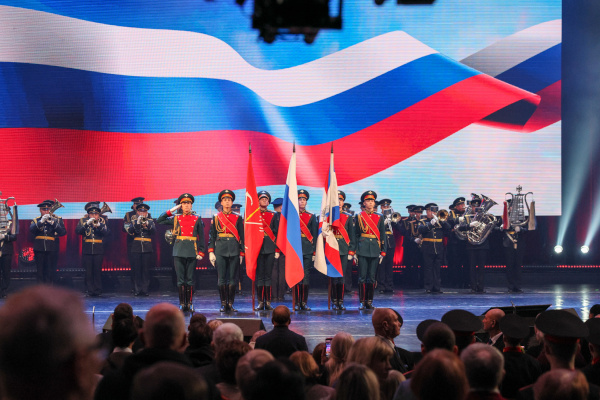 Концерт «Служить России» в Большом концертном зале «Октябрьский» в преддверии Дня защитника Отечества