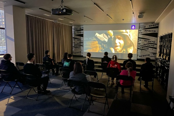 Киновечер, приуроченный к празднованию Дня защитника Отечества, прошел для волонтеров