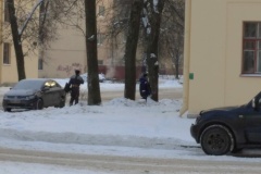 Проведены работы по очистке кровель от снега и наледи