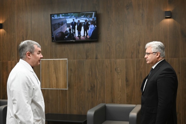 Олег Эргашев посетил корпус-трансформер Госпиталя для ветеранов войн