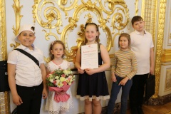 Воспитанники киноцентра «Чайка» раскрыли тайну петербургских грифонов