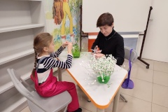 Мастер-класс «Букет ландышей» прошёл в библиотеке им. С. Я. Маршака