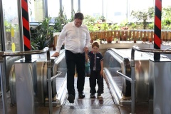 Метрополитен – не детская площадка: на ст. метро «Выборгская» прошёл мастер-класс по безопасности детей в метро