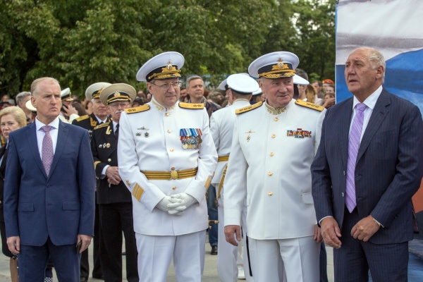 Торжественная церемония выпуска ВМФ