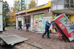 Проводится демонтаж трёх незаконных торговых павильонов. Общая площадь освобождаемой территории составляет более 500 квадратных метров