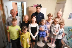 Во Фрунзенском районе поздравили многодетную семью Киселевых