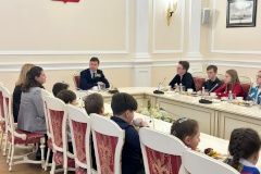 Николай Линченко встретился с членами Детского совета