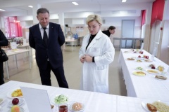 Глава района принял участие в дегустационном сете для родителей в школе №128