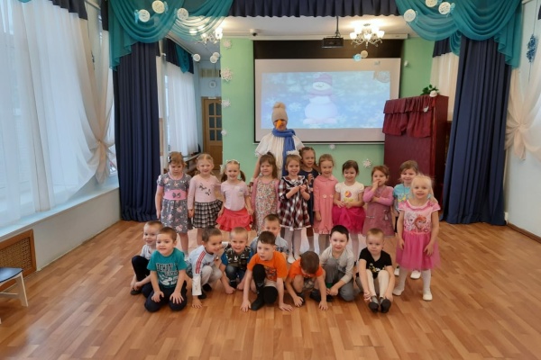 В детском саду №4 комбинированного вида состоялись «Зимние забавы со Снеговиком»