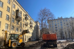 Коммунальные службы приводят район в порядок после зимы
