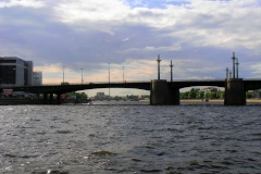 Кантемировский мост трижды разведут на следующей неделе