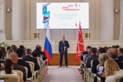 Губернатор Санкт‑Петербурга Александр Беглов вручил награды лучшим представителям строительного комплекса города