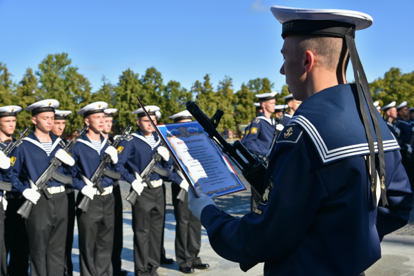 Принятие присяги на Якорной площади