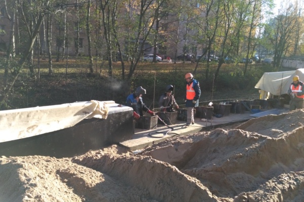 В Невском районе с помощью укрепления берега предотвратили обрушение дома