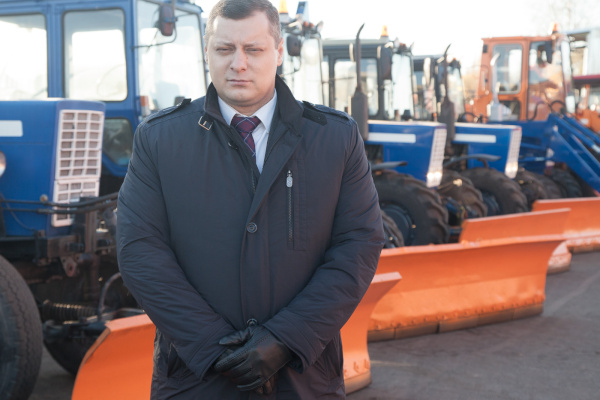 ООО «ЖКС Кронштадтского района Санкт‑Петербурга» провело смотр «линейки готовности» специализированной техники. 