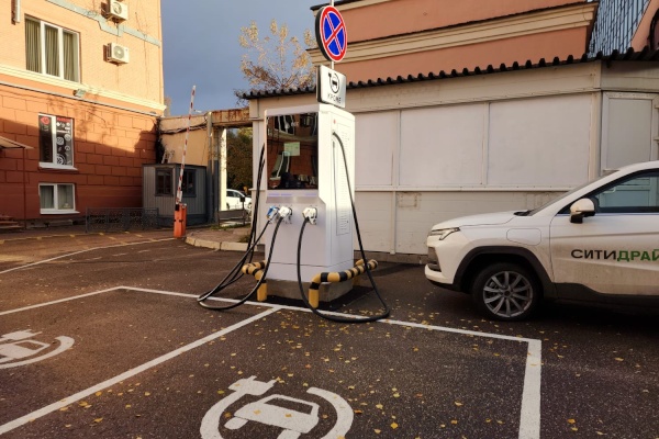 В Петербурге стартовал федеральный проект развития зарядной инфраструктуры для электрического транспорта
