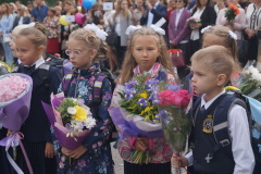 Глава района Андрей Хлутков поздравил школьников с Днем знаний