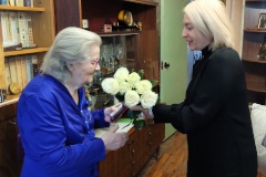 Жительнице Невского района вручили почетный знак «В честь 80-летия полного освобождения Ленинграда от фашисткой блокады»