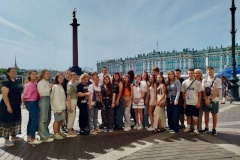 Кировский район Санкт‑Петербурга гостеприимно принял ребят из Кировского района Донецка