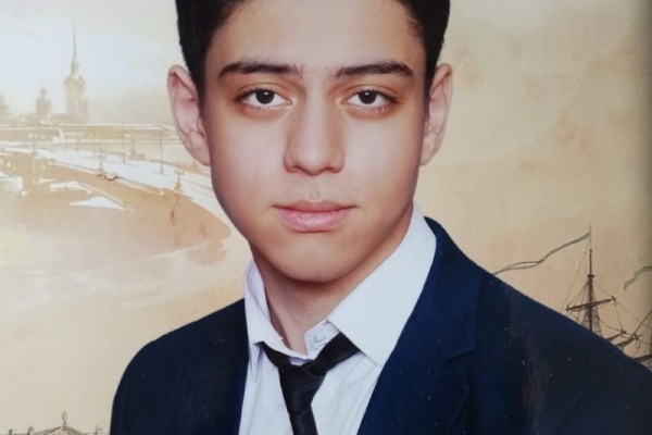 Мурад Шарафетович Мамедов, ученик 463 школы получил высший балл на ЕГЭ по химии