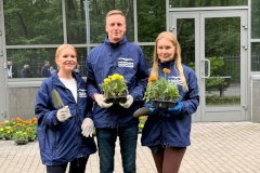 В Приморском районе в Международный день защиты детей высадили более 500 бархатцев