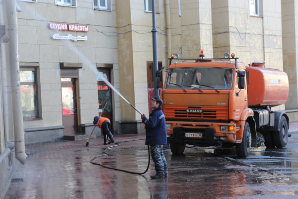 В Московском районе убрали треть территории