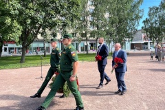 В Выборгском районе возложили цветы в память окончания Ленинградской битвы