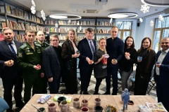 Жители Петроградского района создали «Цветы Победы» для города-побратима Мариуполя