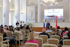 Семьи четырёх участников СВО из Петродворцового района получили ключи от новых квартир