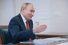 Президент Владимир Путин поддержал предложение губернатора Александра Беглова создать в Петербурге школу для некоммерческих организаций