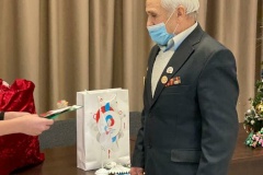 Ветерана пожарной охраны поздравили Петербургские спасатели