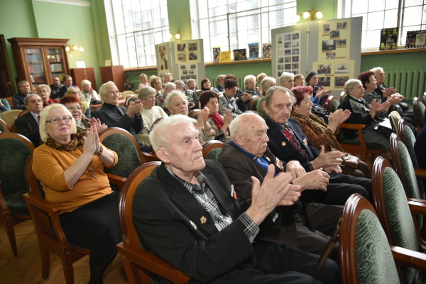 Вечер-чествование ветеранов прошло в Центральной библиотеке Кронштадта