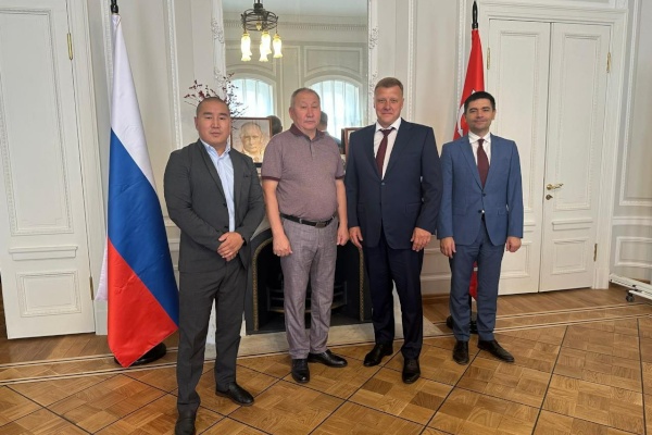 Делегация Республики Калмыкия обсудила сотрудничество и работу землячества в Санкт‑Петербурге