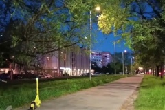 В Кировском районе обновлено освещение тротуаров Дачного проспекта