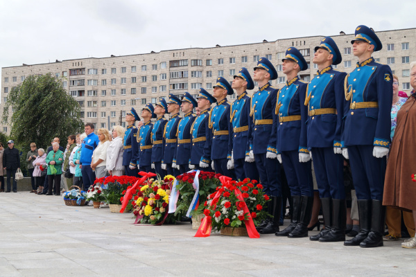 Фотогалерея праздничных мероприятий, посвященных 85-й годовщине Воздушно-десантных войск