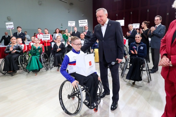 в Петербурге стартовал Чемпионат России по танцам на колясках.