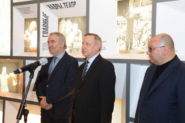 В Мариинском театре открылась фотовыставка, приуроченная к Году театра