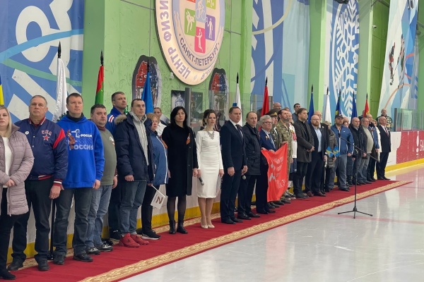 В Сестрорецке прошел товарищеский хоккейный матч