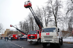 Пожарно-спасательный гарнизон Петербурга получил новую технику