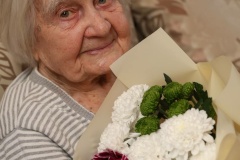 Глава района Виктор Полунин поздравил ветерана и труженика тыла Выборгского района