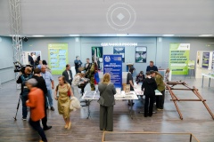 Какие промышленные предприятия района представлены на выставке достижений Красногвардейского